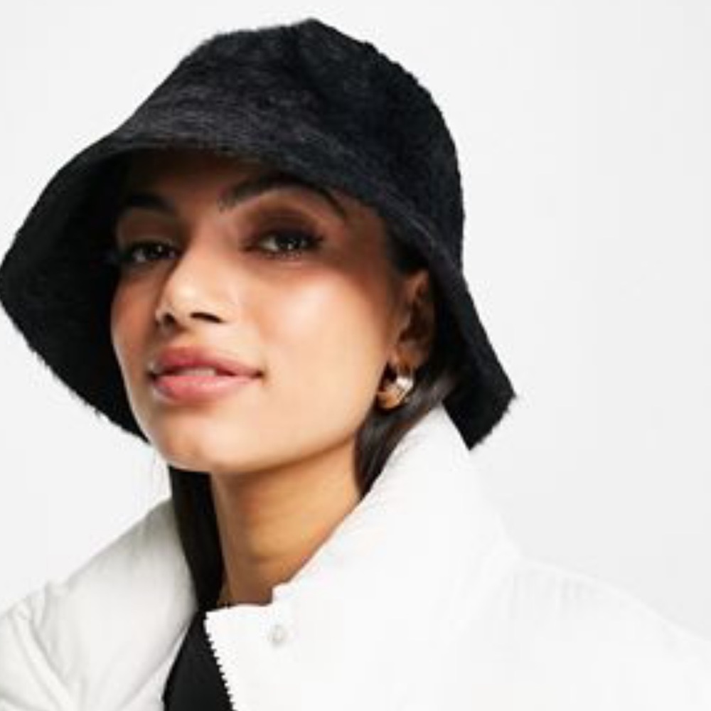 ASOS Fuzzy Black Bucket Hat // NEW